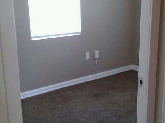 5th image of 201 Chandler Dr APT 15C