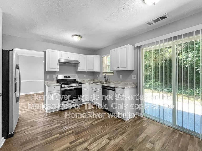 1032 Winterglen Way — Photo 6