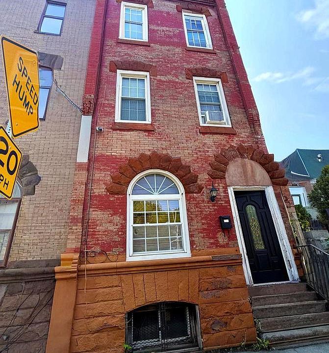 1st image of 432 Diamond St