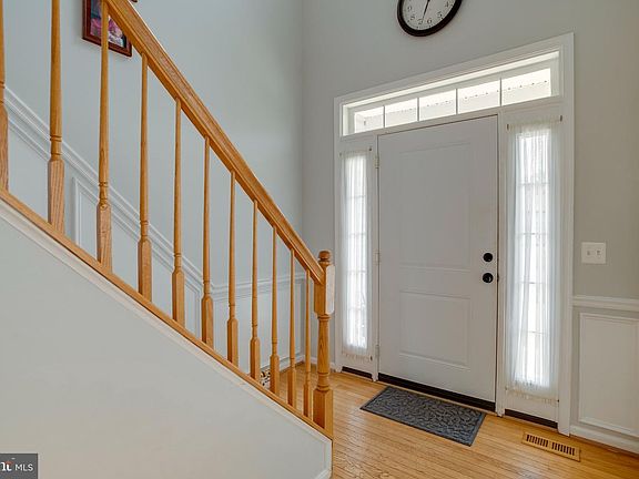 2nd image of 471 Kearns Dr