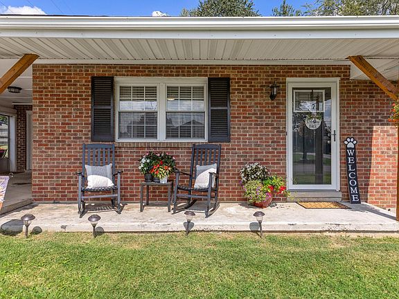 3rd image of 1039 Iroquois Dr