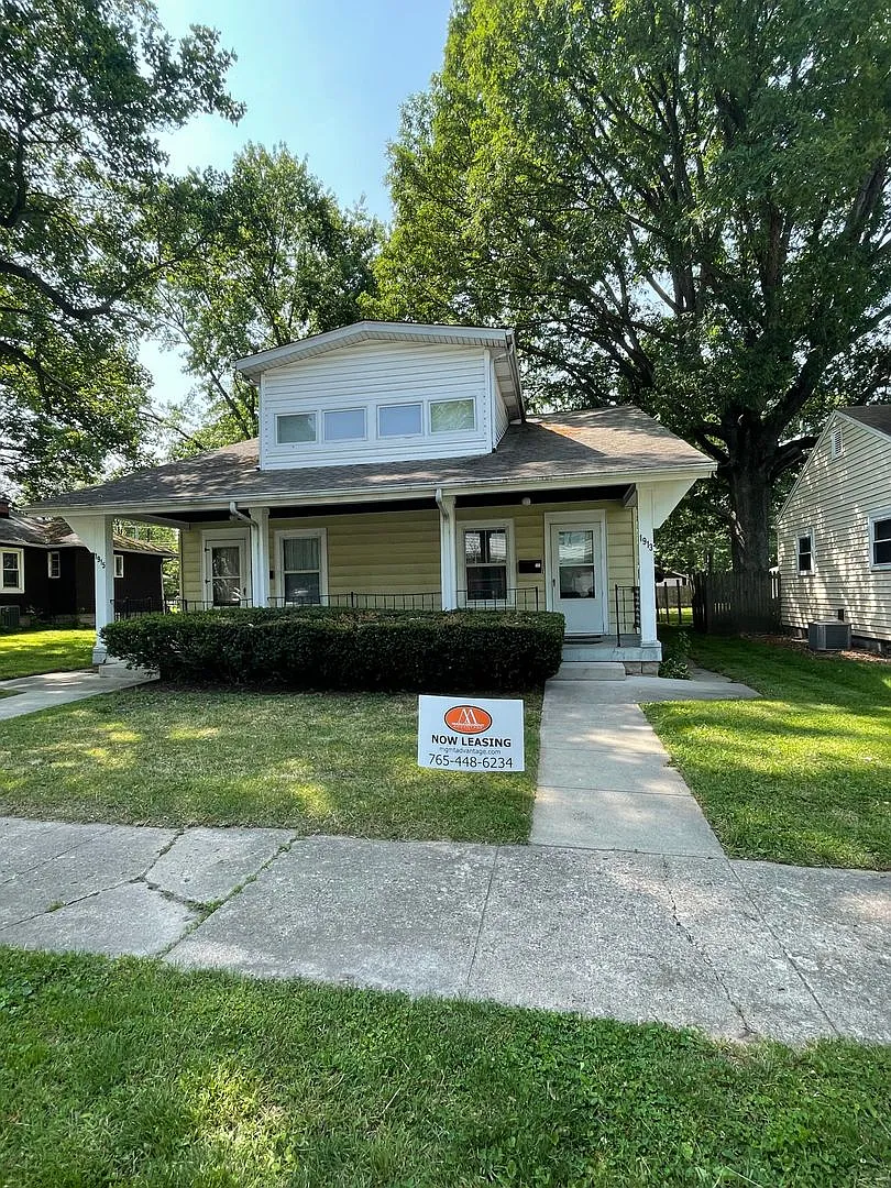 1913-1915 Underwood St--Redearth — Photo 1