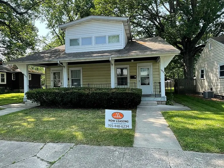 1913-1915 Underwood St--Redearth — Photo 1