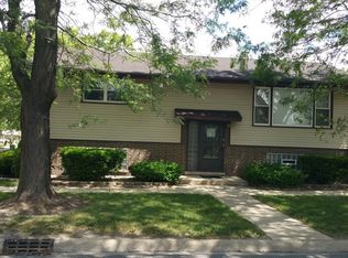 7859 Latrobe Ave, Burbank, IL