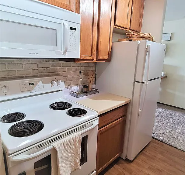 530 N Eau Claire Ave — Photo 11
