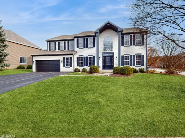 1188 Ridgewood Cir, Lake In The Hills, IL 60156