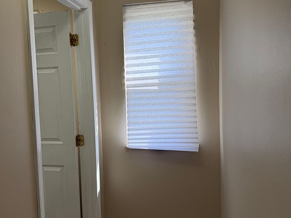 4th image of 1314 Brookside Ave
