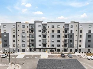 190 Main St W #208, Kingsville, ON N9Y1H5