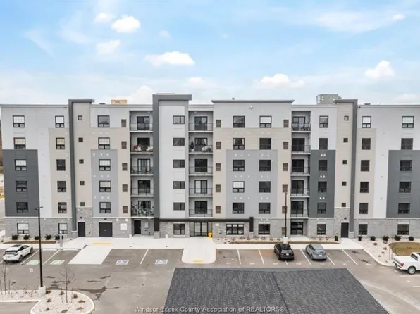 190 Main St W #208, Kingsville, ON N9Y 1H5