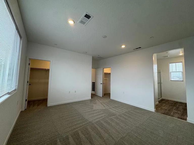 997 W Pioneer Dr — Photo 25