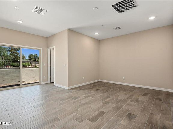 5th image of 2238 W EL CARO Drive
