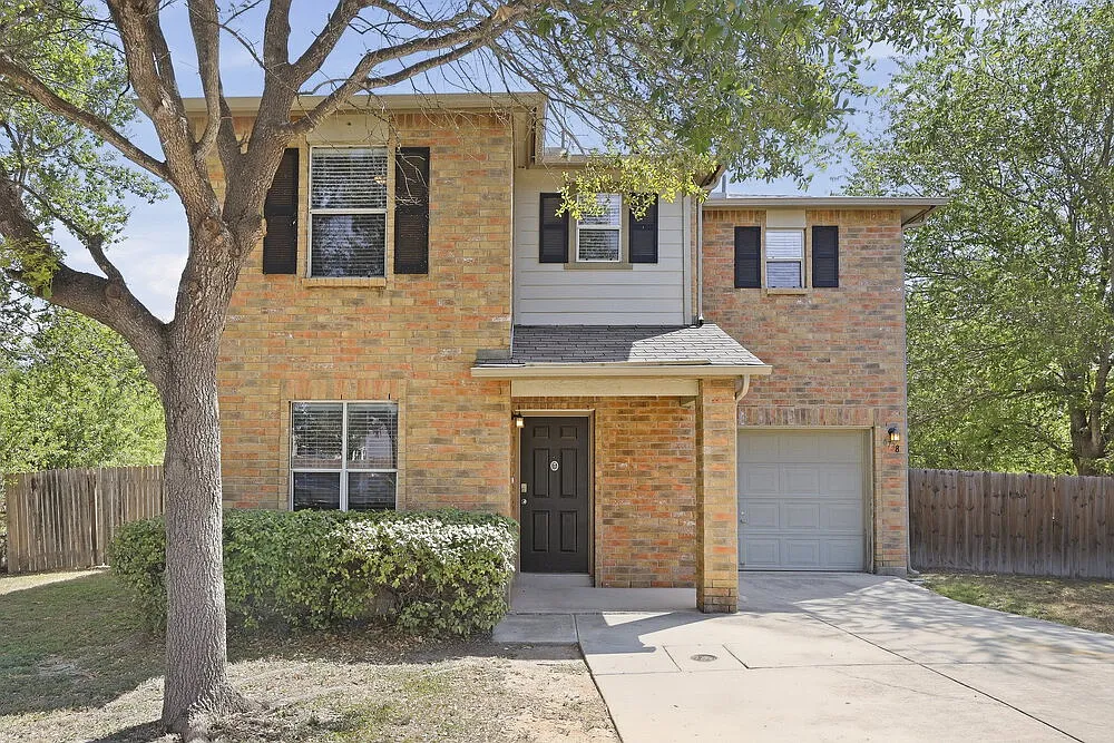 4 bed, 2.5 bath, 1721 sqft, $1,765 — Photo 1