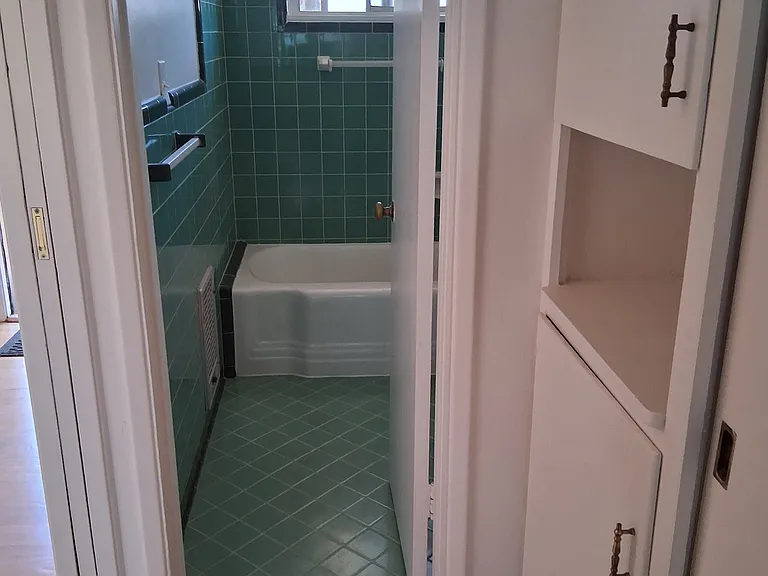 1285 Robinson Ave — Photo 13