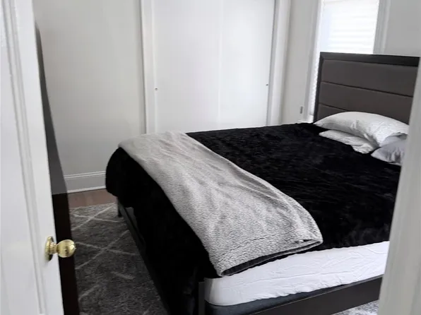 31 Ireland Pl, Amityville, NY 11701