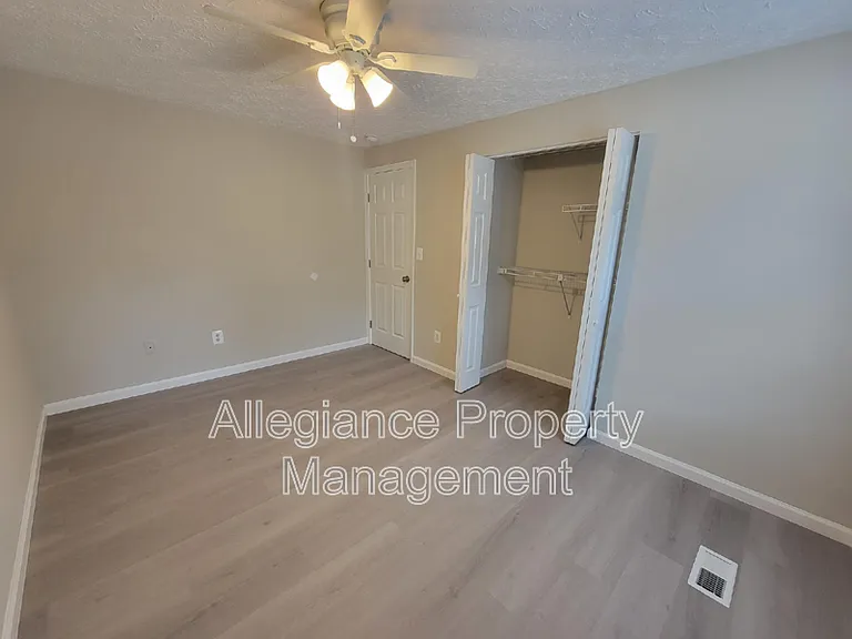 7598 Springfield Hills Dr — Photo 22
