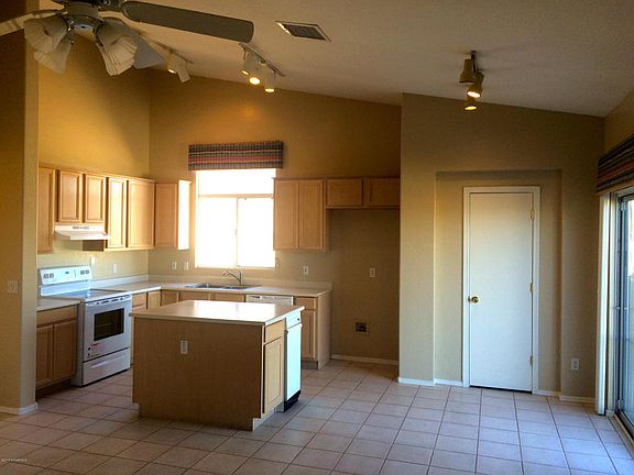 5th image of 115 S Sagebrush Way