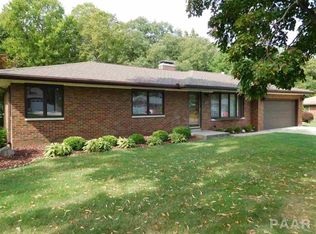 215 Beverly Ave, Morton, IL 61550