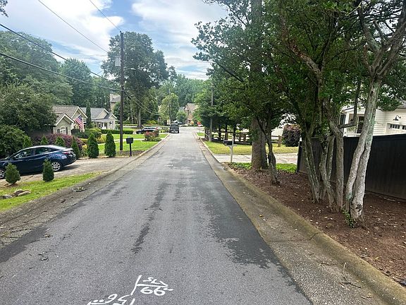 5th image of 2940 Mann St SE