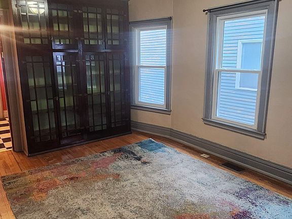3rd image of 332 Lafayette Ave #1