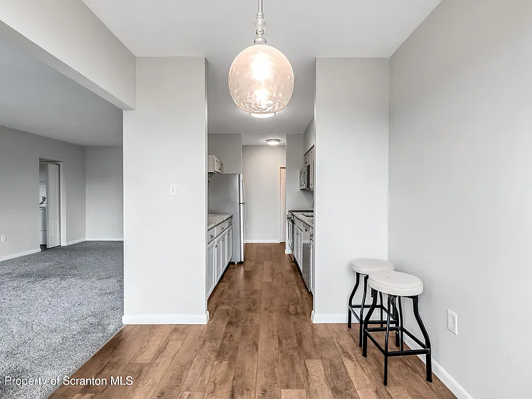 1711 Summit Point — Photo 5