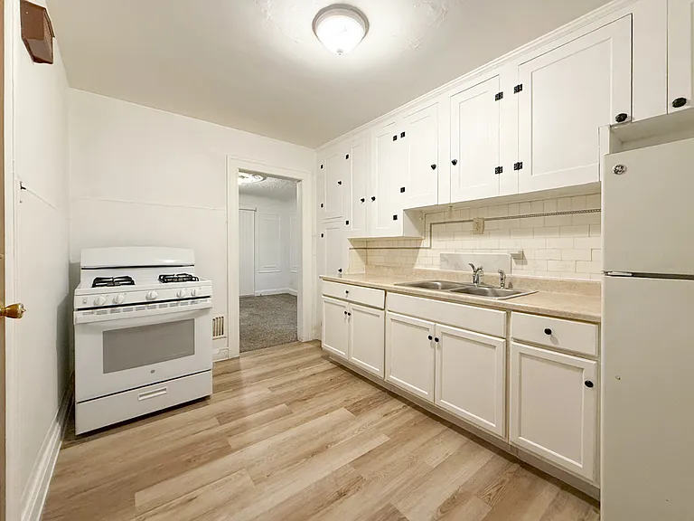 17214 Roselawn St #2 — Photo 14