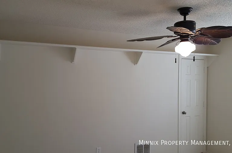 1002 Oshkosh Ave — Photo 35