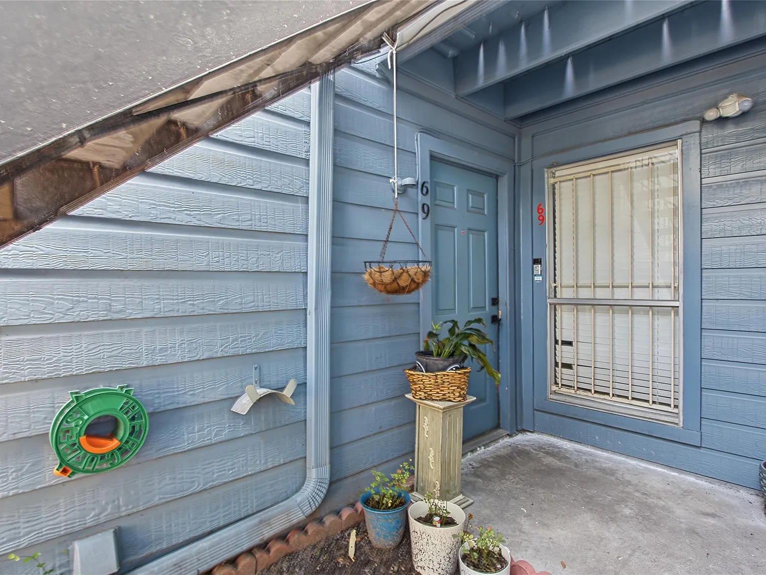 2 bed, 2.0 bath, 989 sqft, $1,500 — Photo 2