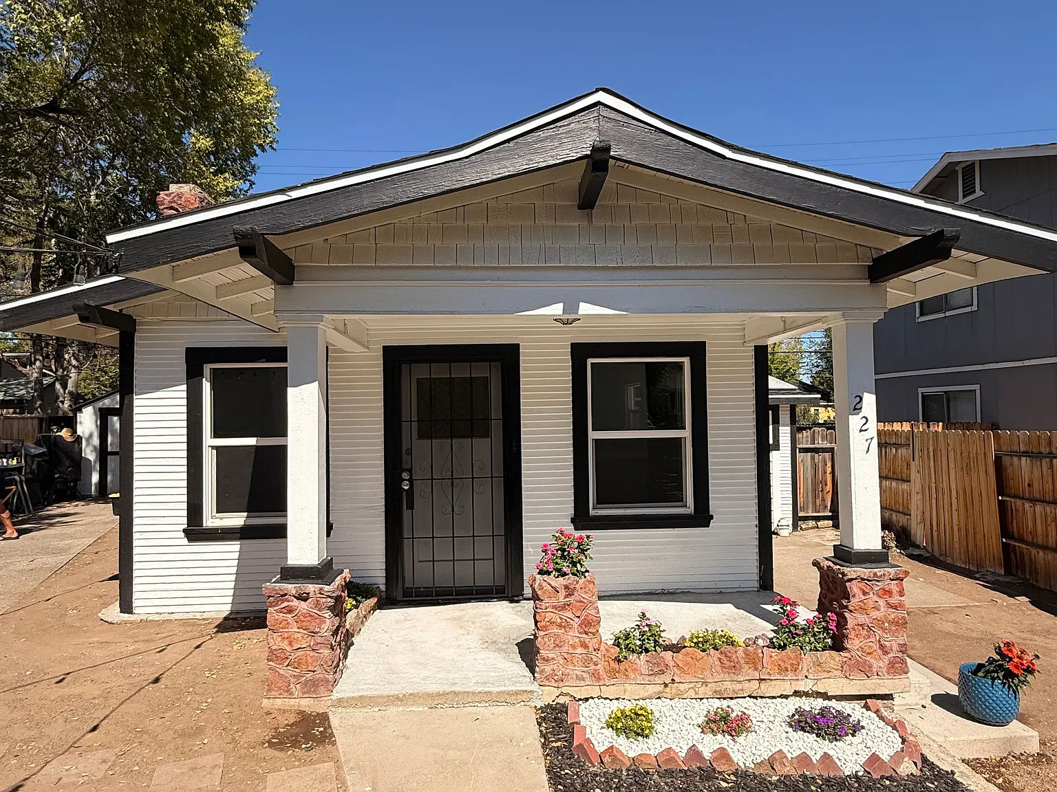 2 bed, 1000 sqft, $2,350 — Photo 1