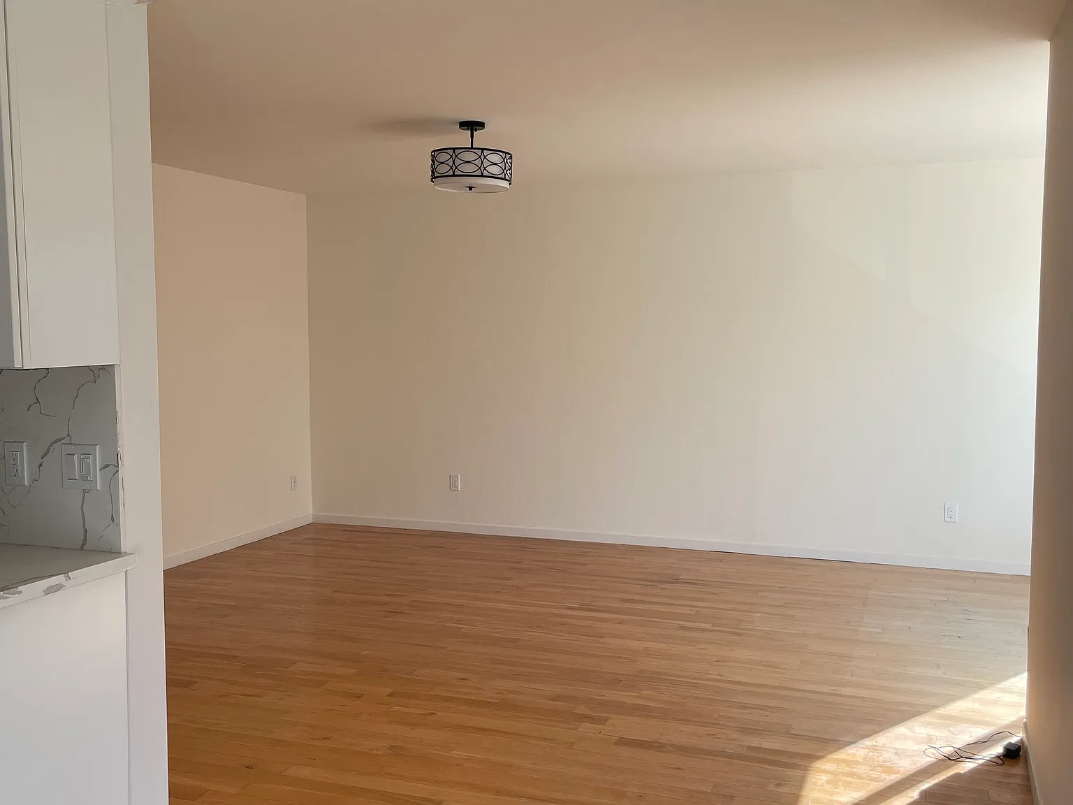 1 bed, 717 sqft, $5,000 — Photo 3