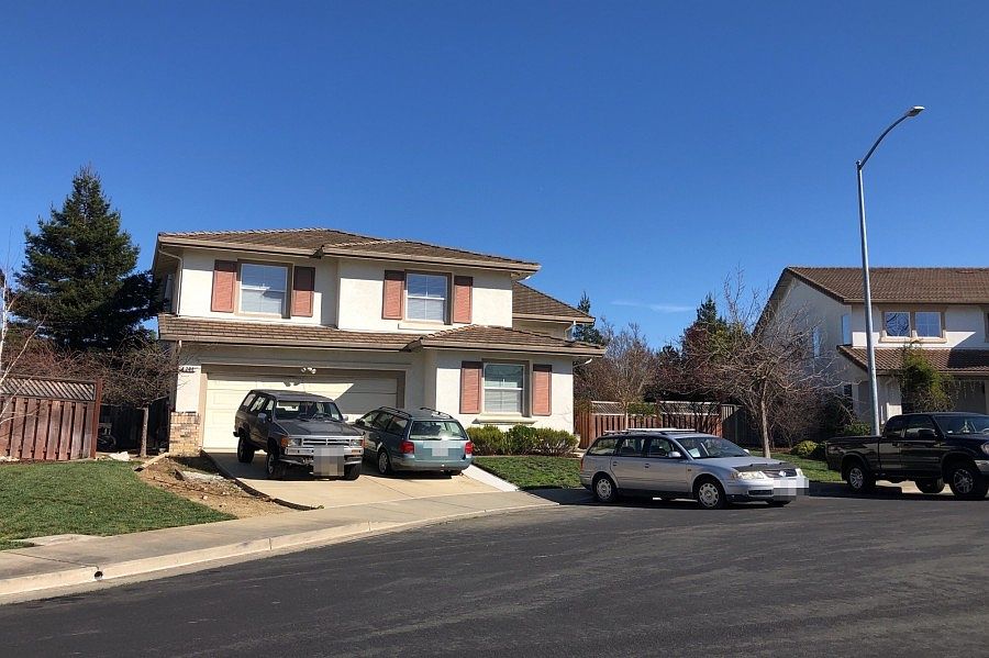 1st image of 206 Independence Ct