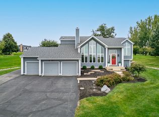 45W169 Hillview Ln, Hampshire, IL 60140