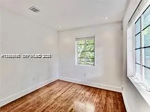 400 NE 86th St — Photo 13