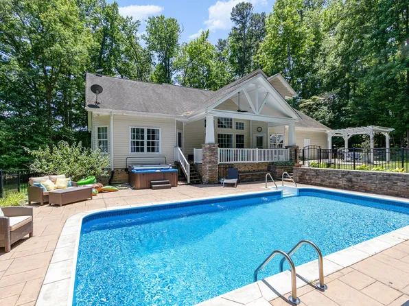 679 Roberts Chapel Rd, Stem, NC 27581
