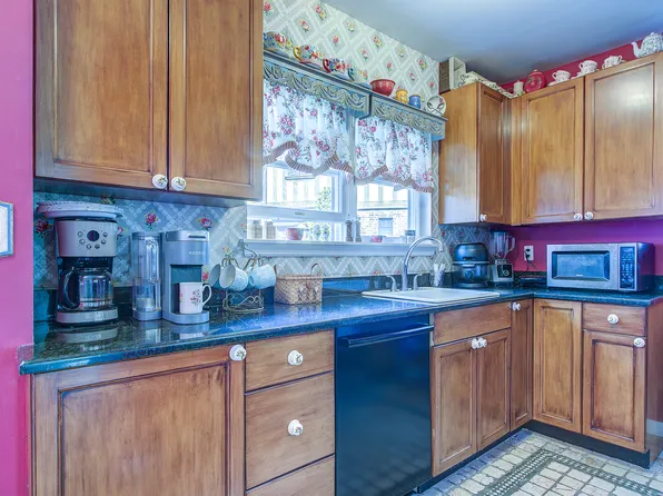 168-03 Powells Cove Boulevard image 21 of 48