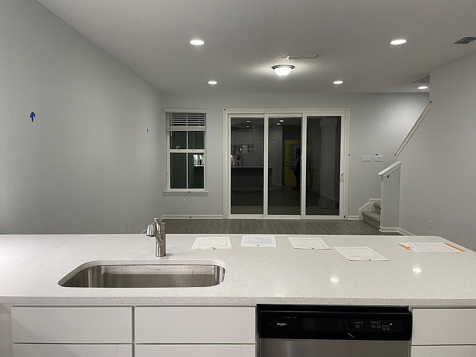 1st image of 214 Brandon Lakes Dr