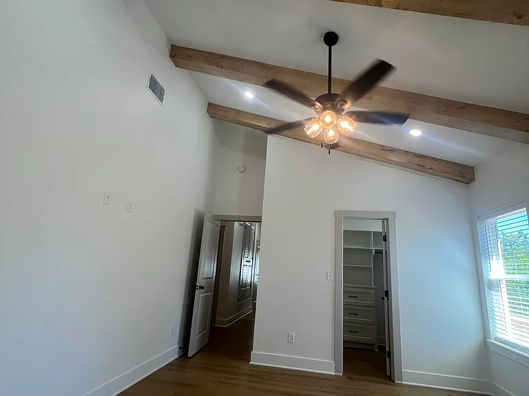 324 Inwood St — Photo 4