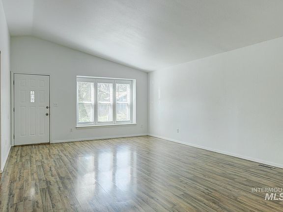 4th image of 8904 W Canterbury St