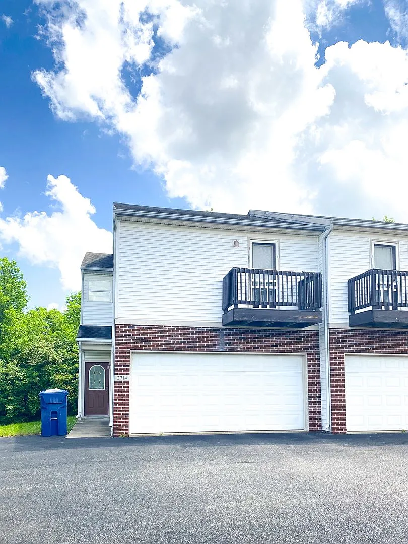 3 Bedroom Townhome — Photo 1