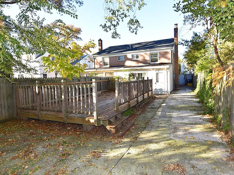 309A E Howell Ave — Photo 2
