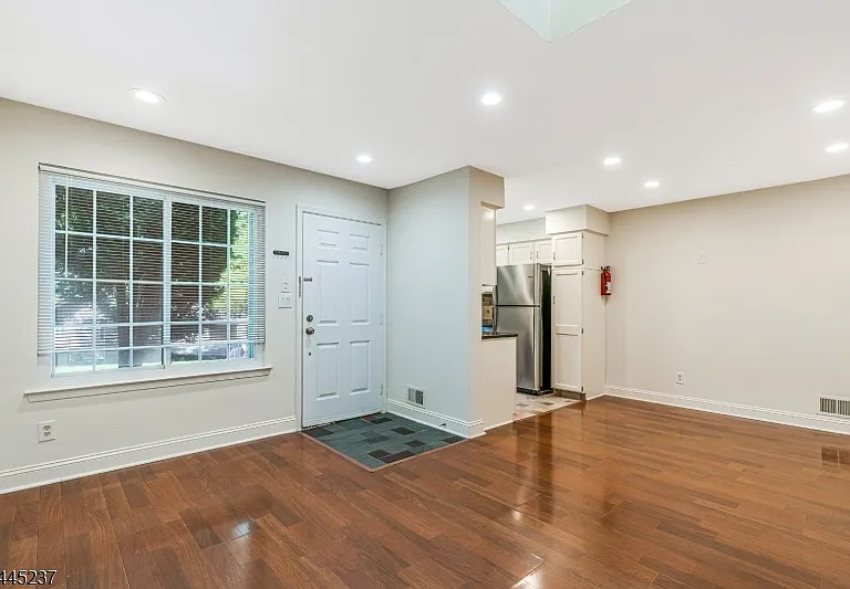 3 Tory Ct — Photo 9