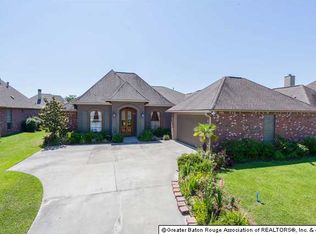 8947 Spring Grove Dr, Baton Rouge, LA 70809