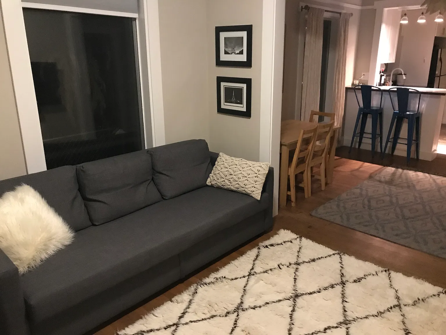 2 bed, 1000 sqft, $3,000 — Photo 2