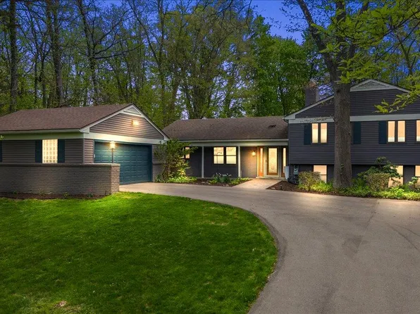 28455 Wellington St, Farmington Hills, MI 48334
