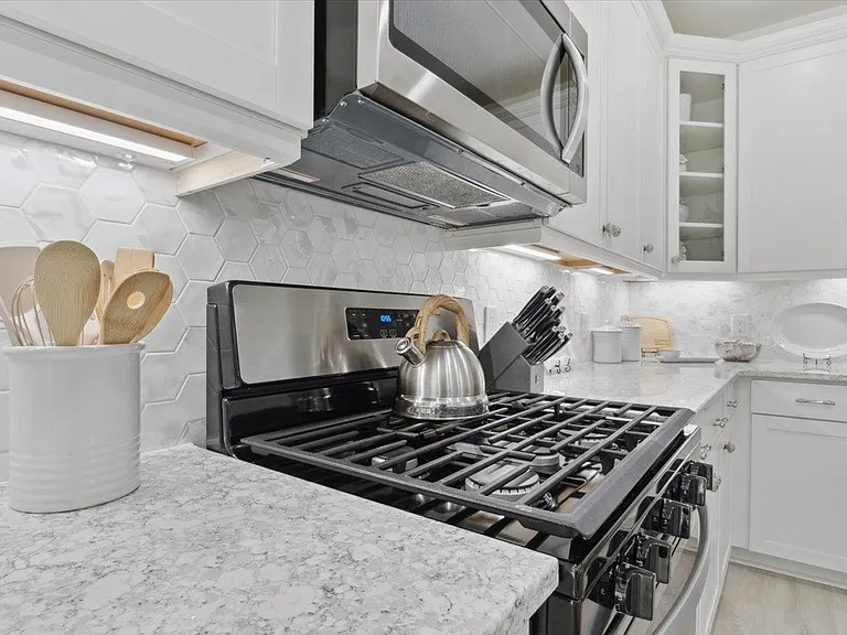 636 Horizon Ct — Photo 23