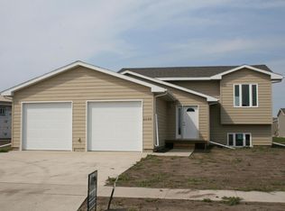 2106 S Merton St, Aberdeen, SD 57401