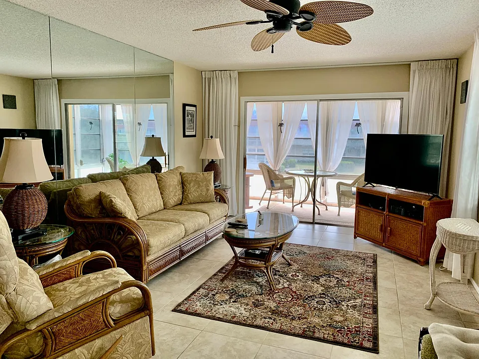 108 Spring Lake Ct #201