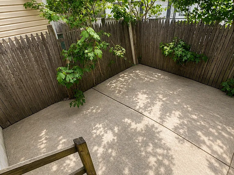 2033 W Oxford St — Photo 26