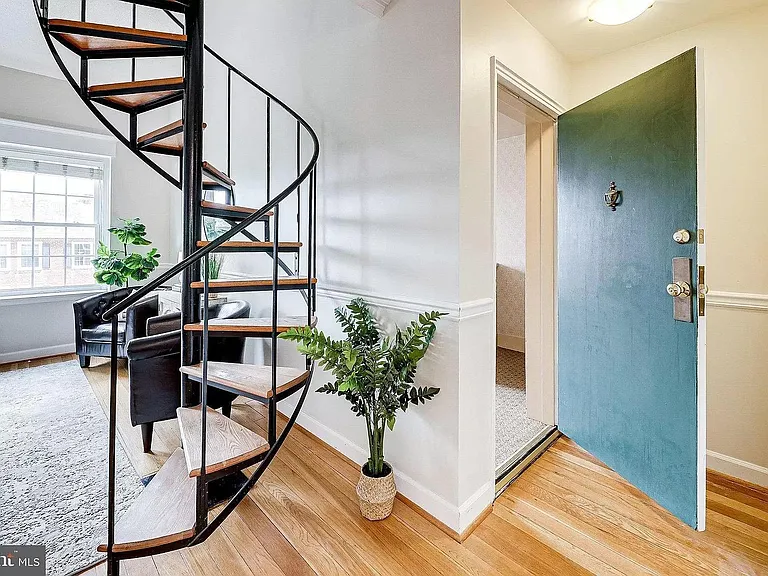 3044 S Buchanan St #C2 — Photo 4
