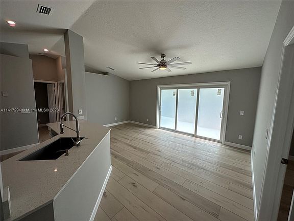 3rd image of 8336 SE Boxwood Ln