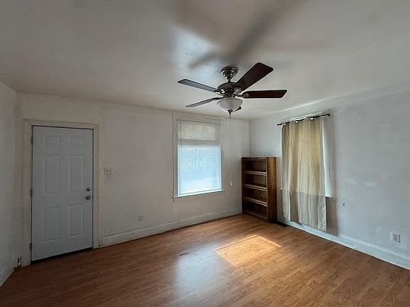 2nd image of 432 Lloyd Ave